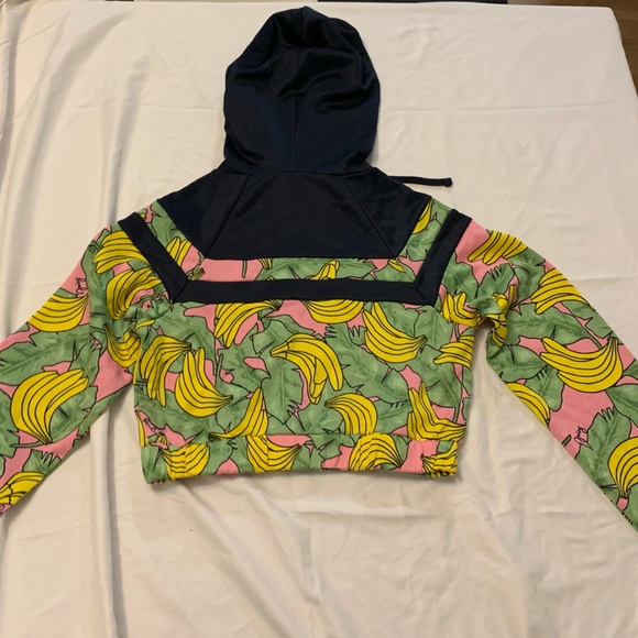 Cute Juicy cropped sweatshirt! - Picture 3 of 3